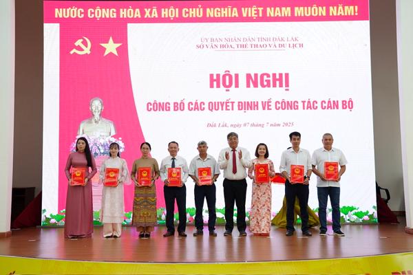 Công bố các Quyết định của Sở Văn hoá, Thể thao và Du lịch tỉnh Đắk Lắk  về công tác cán bộ