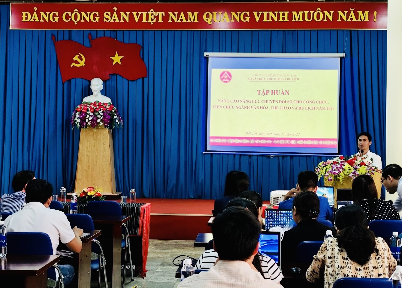 Các học viên tham dự lớp tập huấn