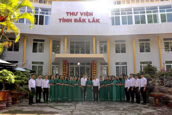 Thông báo về thủ tục đăng ký thẻ và mức thu phí thư viện