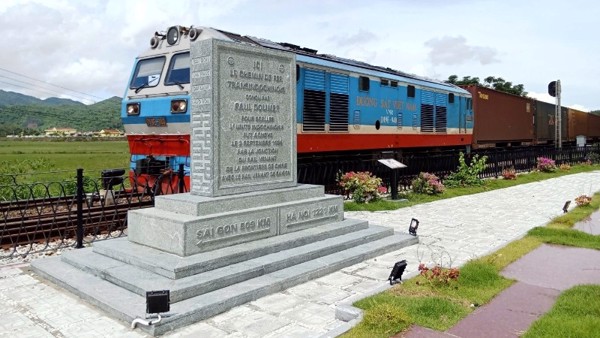 Di tích “Bia ghi dấu Mối nối ray cuối cùng đường sắt xuyên Đông Dương tại Km1221” được đề nghị xếp hạng di tích cấp tỉnh